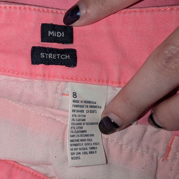 American Eagle midi shorts - size 8 - cuffed hem - highlighter pink - vibrant - Picture 3 of 9